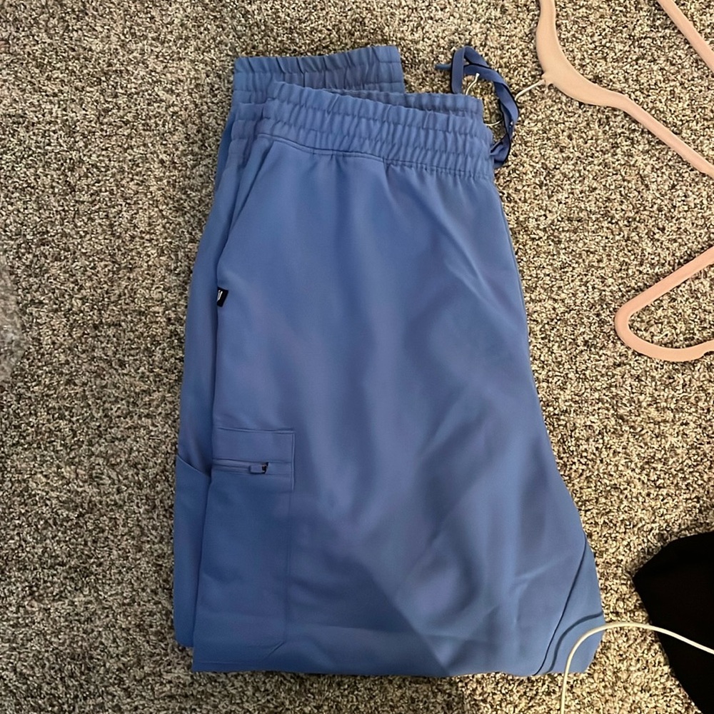 never worn before Jaanuu scrub bottom
